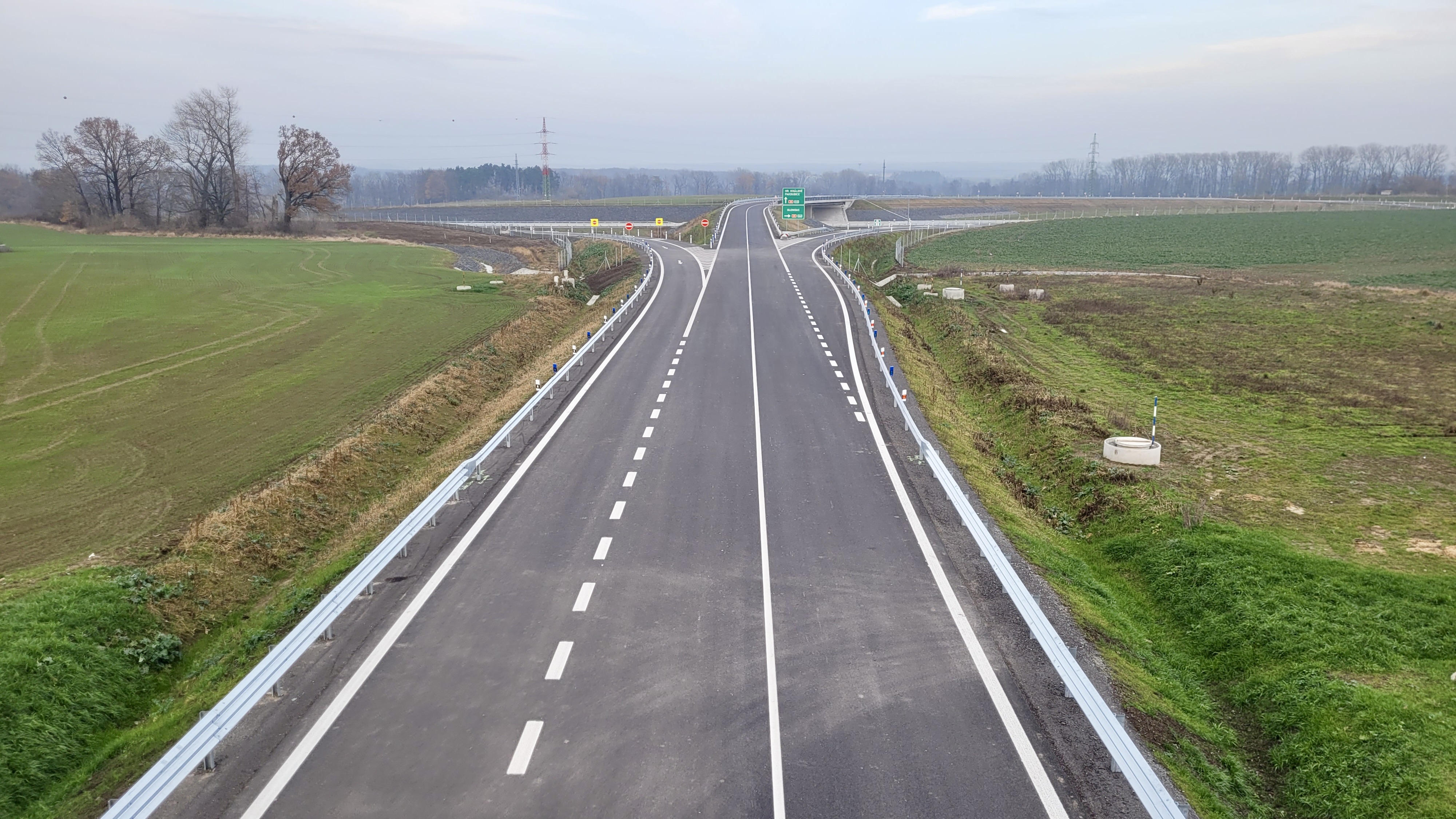 Dálnice D35 – výstavba úseku Ostrov–Časy - Straßen- und Brückenbau