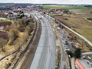 Bauen neben 396 Zügen in 24 Stunden - AT