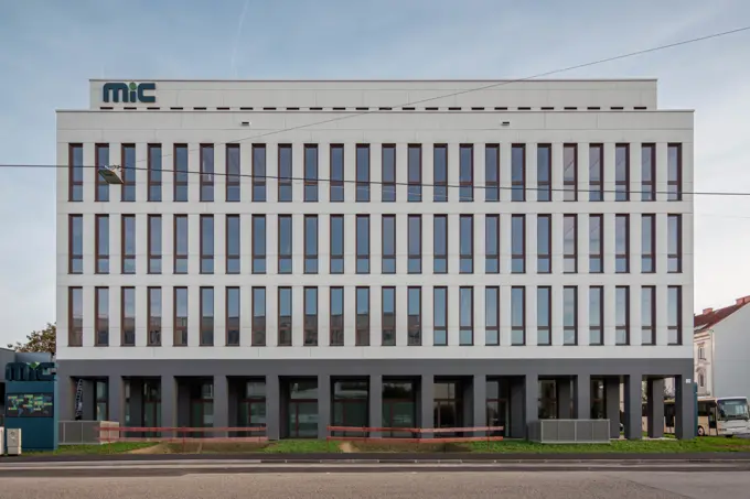 Mic 26