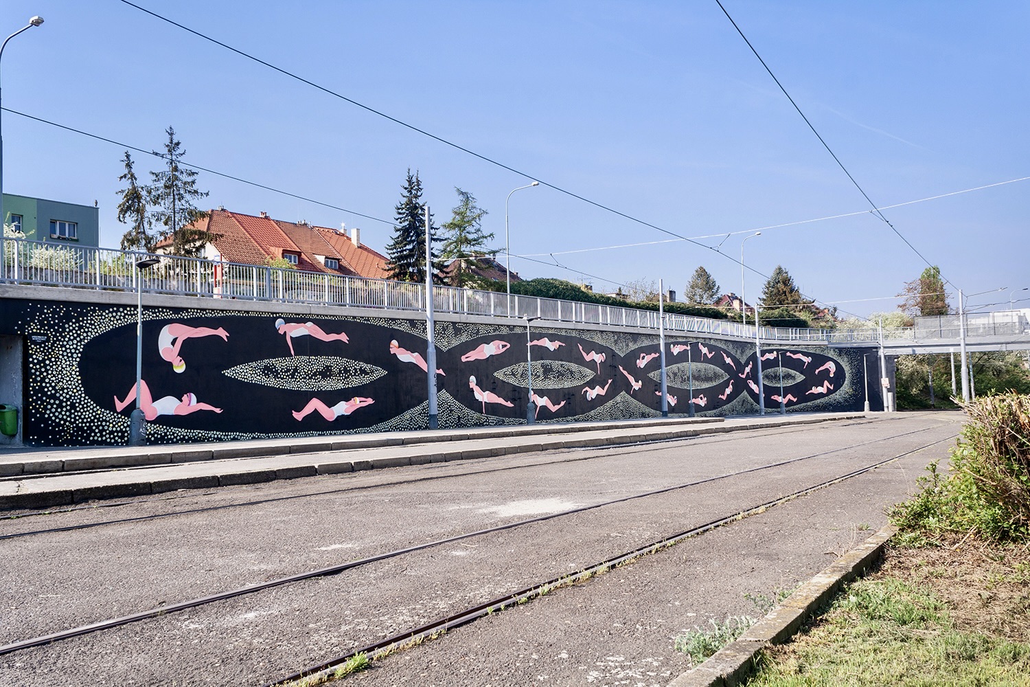 Praha 15, ul. Průmyslová – rekonstrukce opěrné zdi - Straßen- und Brückenbau