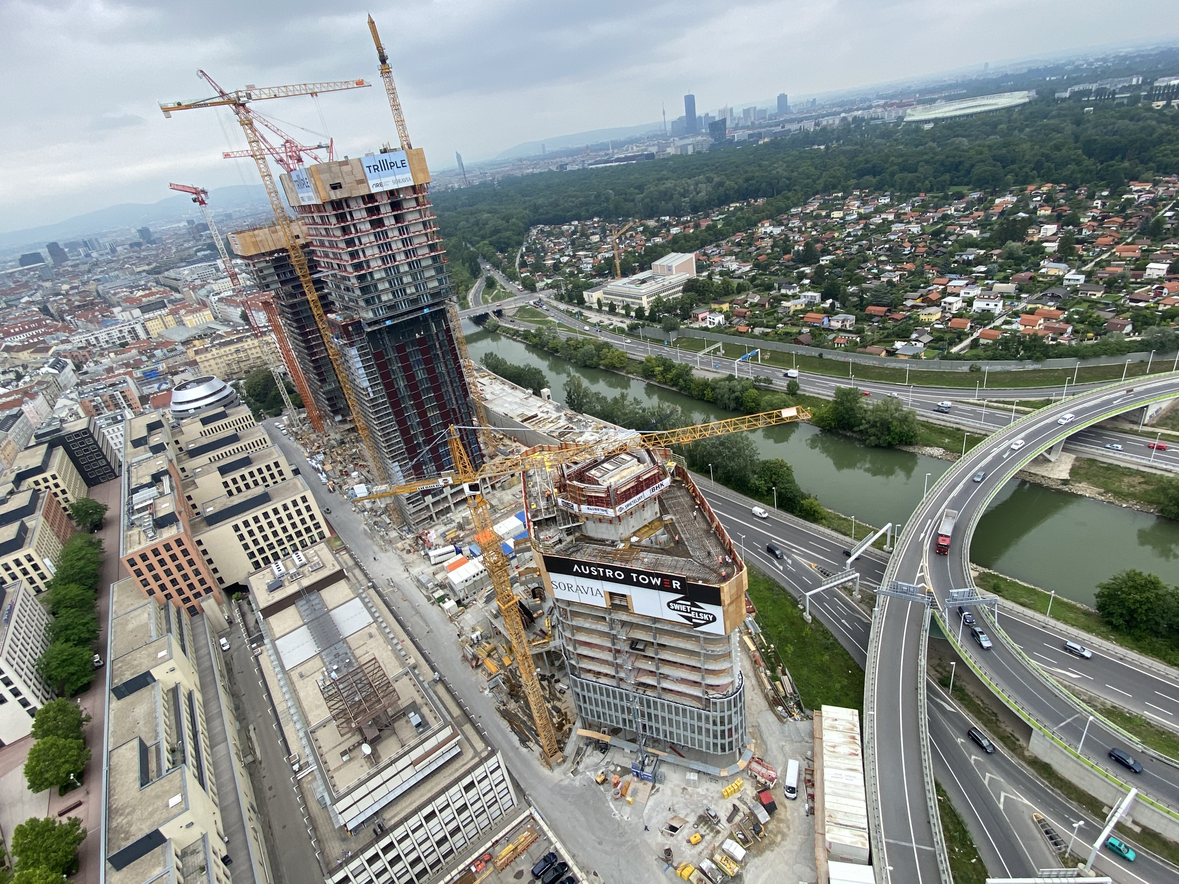 Spektakulärer Turmbau zu Wien - AT