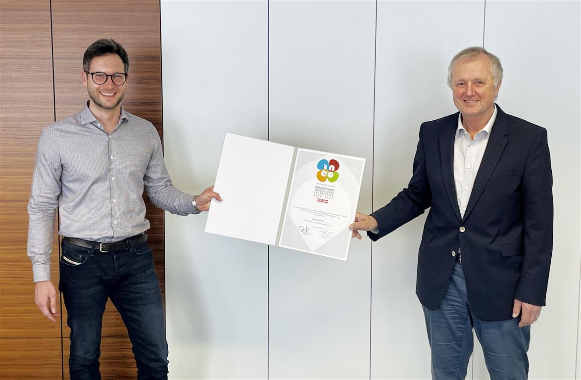 Ineo Auszeichnung Vorstandsvorsitzender Karl Weidlinger Und Leiter Lehrlingsentwicklung Stefan Gahleitner Swietelsky AG (Medium)