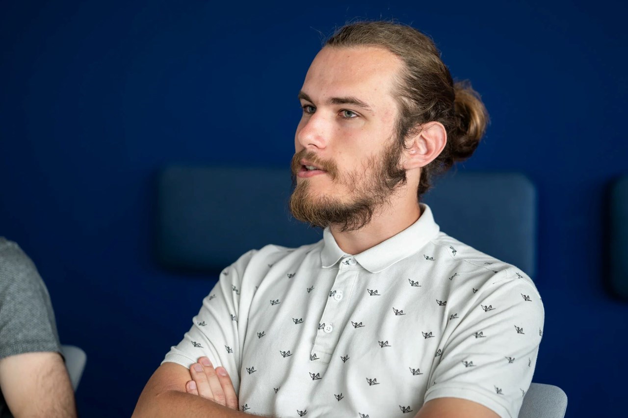 Web 240521 Em 5596 Enhanced Nr Web 240521 Em 5596 Enhanced Nr