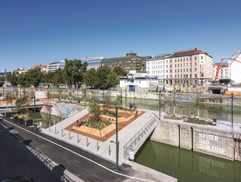 Schwimmende Erholungsfläche mitten in Wien - AT