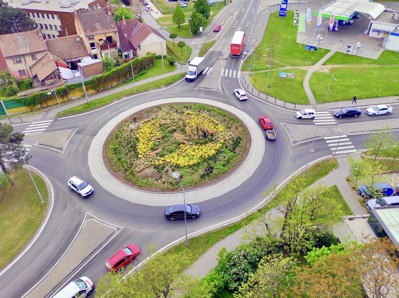 Hodonín – oprava okružní křižovatky v ul. Anenská - Straßen- und Brückenbau
