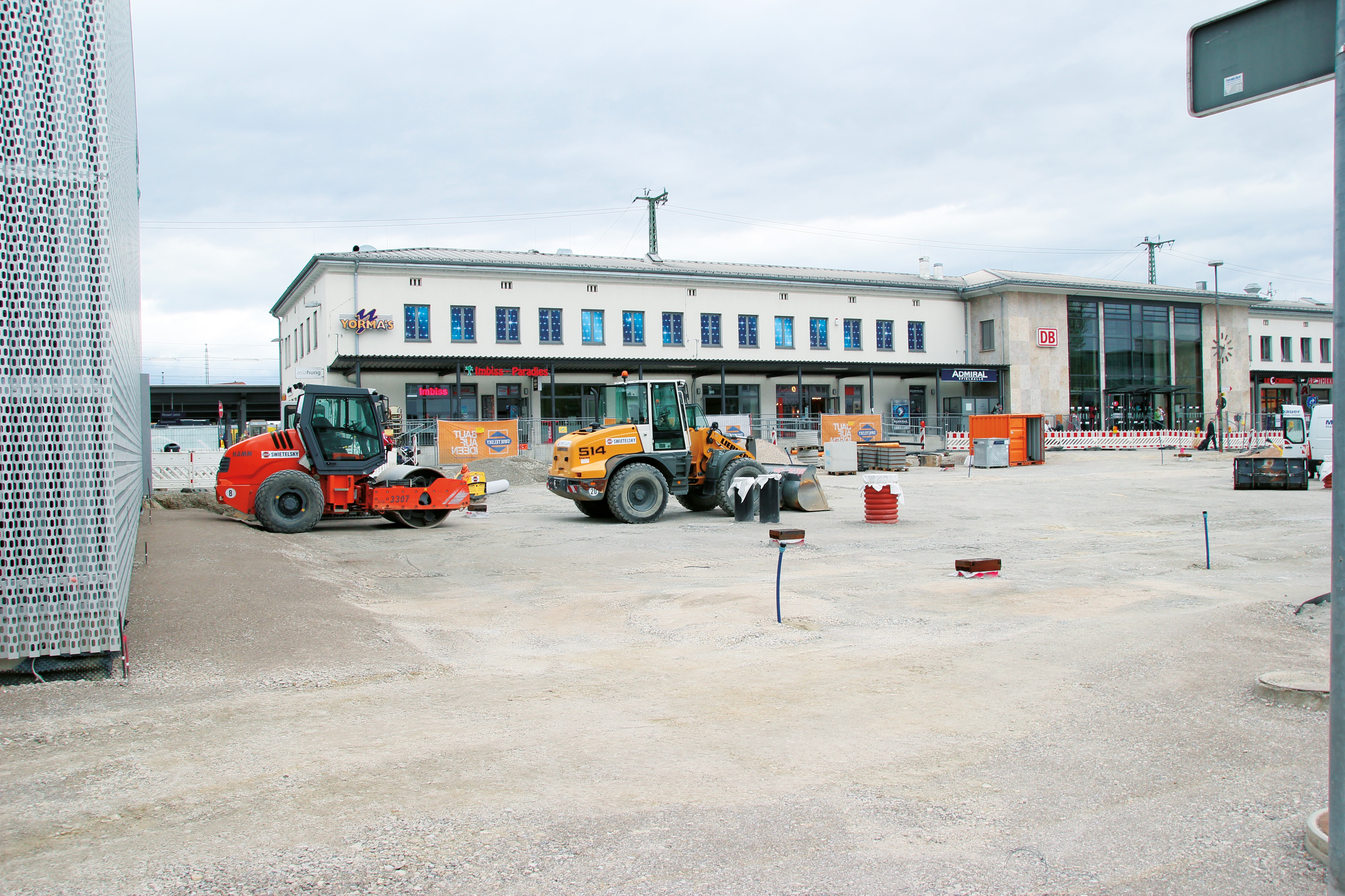 Neuer Bahnhofsvorplatz in Rosenheim - AT