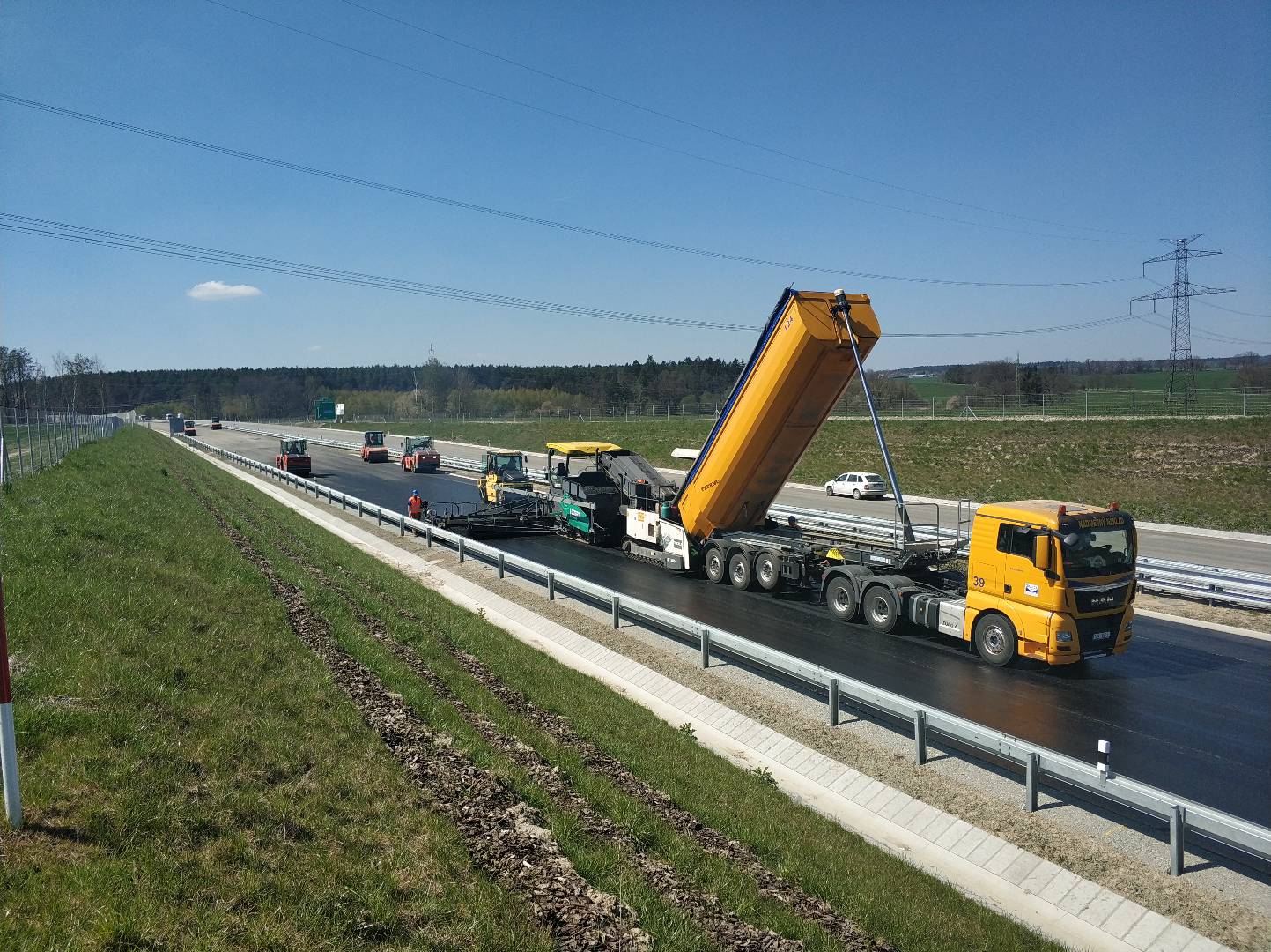 Dálnice D3 – výstavba úseku Bošilec–Ševětín - Straßen- und Brückenbau