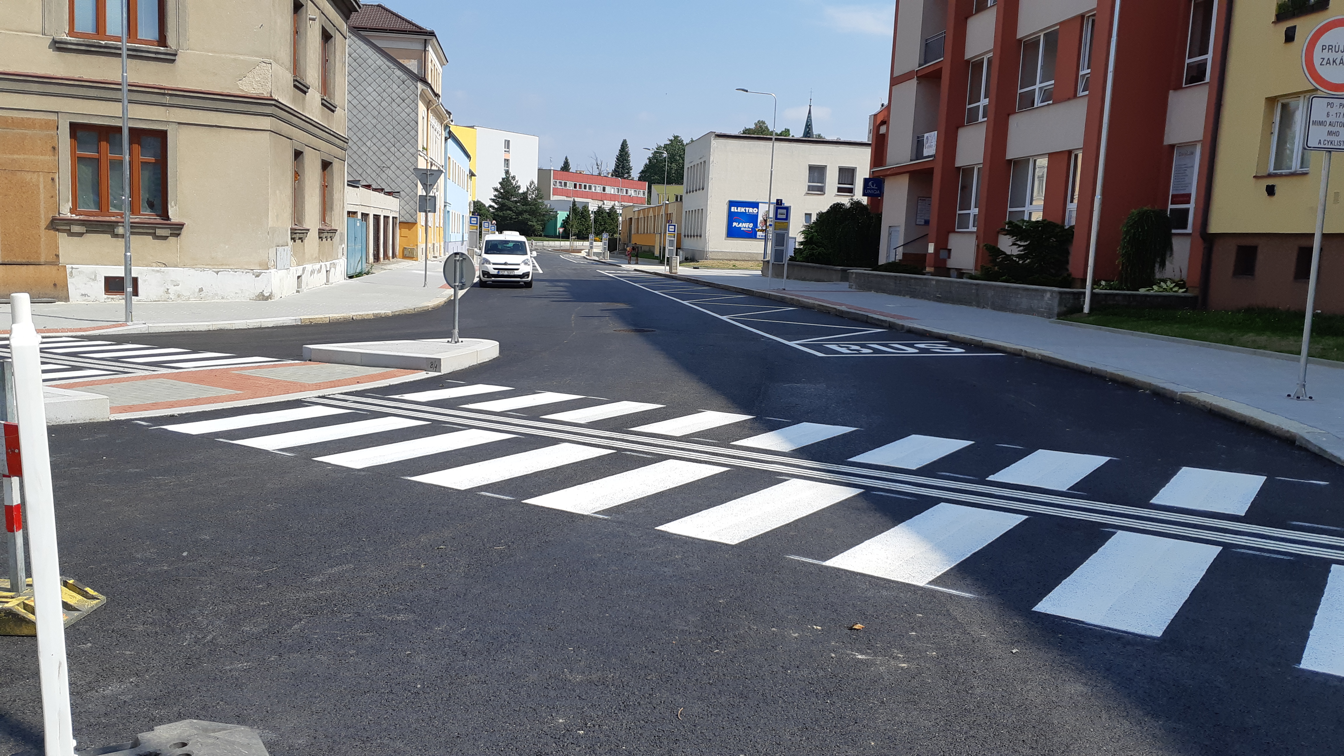 Jindřichův Hradec – rekonstrukce ul. Pravdova, terminál MHD - Straßen- und Brückenbau