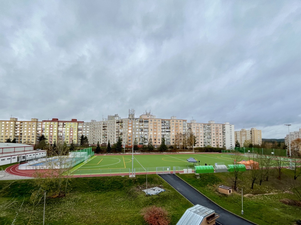 Rekonstrukce sportovního areálu ZŠ, ul. Kralovická, Plzeň - Spezialkompetenzen