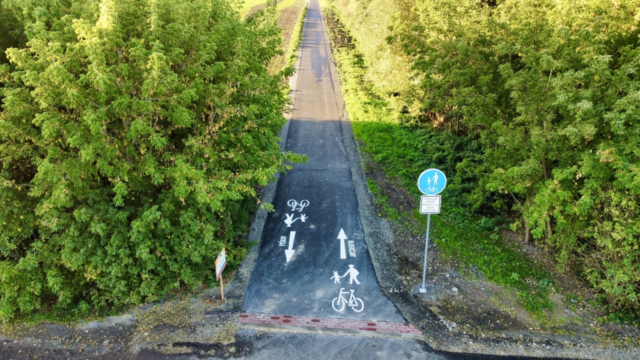 Cukrovarská cyklostezka Vyškov–Kozlany, I. úsek - Straßen- und Brückenbau