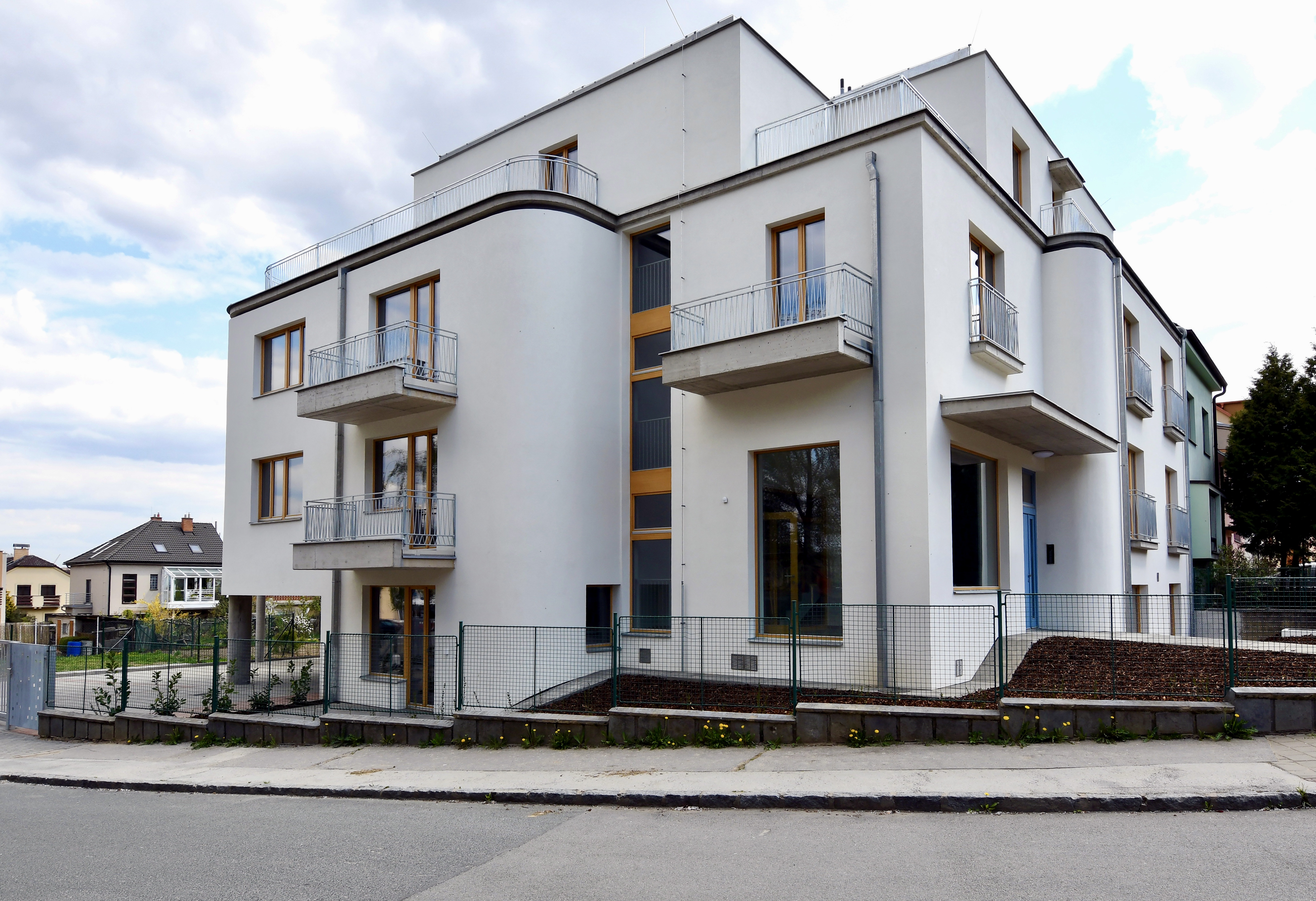 Brno-Jundrov – rekonstrukce bytového domu - Hochbau