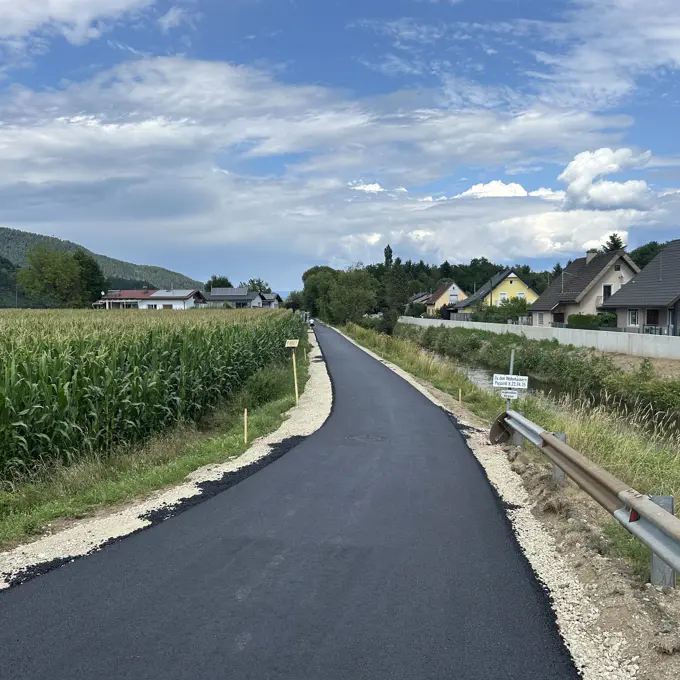 82743Straße
