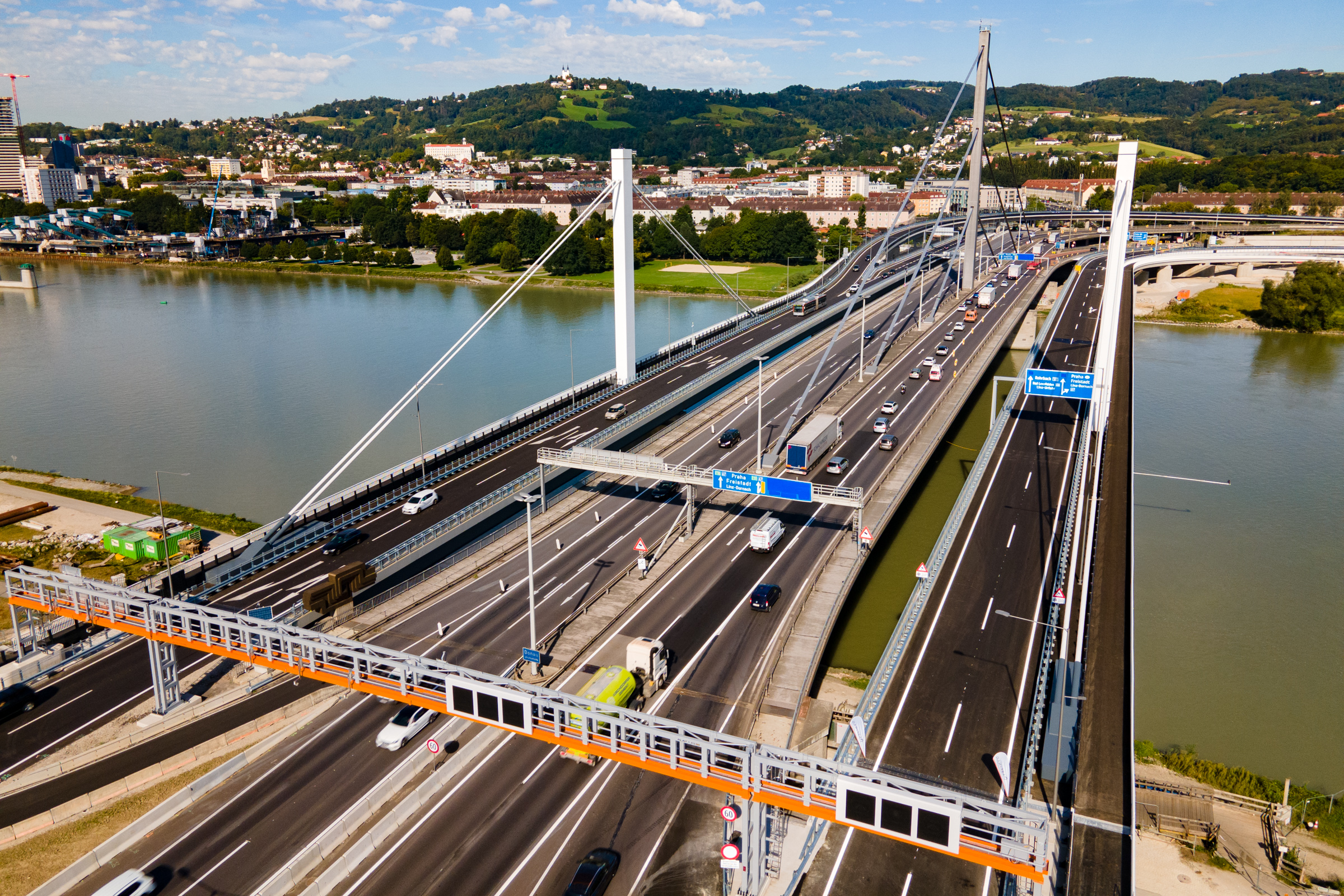 Historischer Moment: VÖEST-Brücke hat nun zwei Bypässe - AT