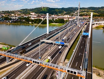 Historischer Moment: VÖEST-Brücke hat nun zwei Bypässe - AT