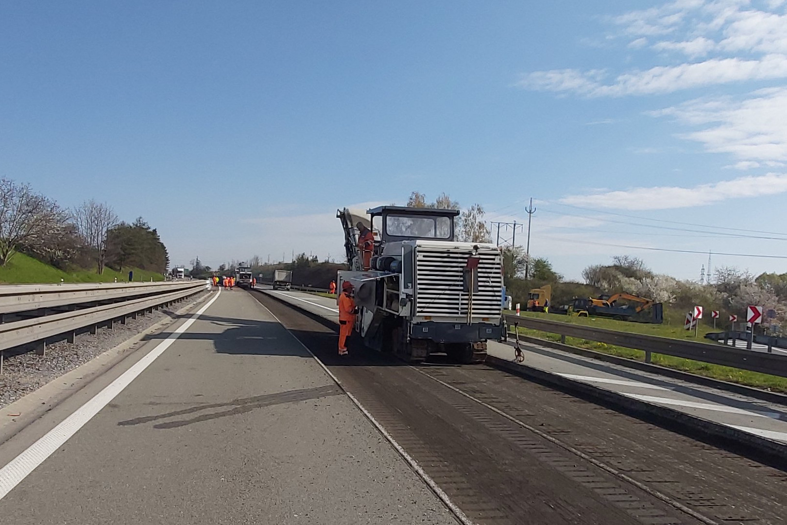 Dálnice D46 – rekonstrukce úseku Vranovice – hranice kraje     - Straßen- und Brückenbau