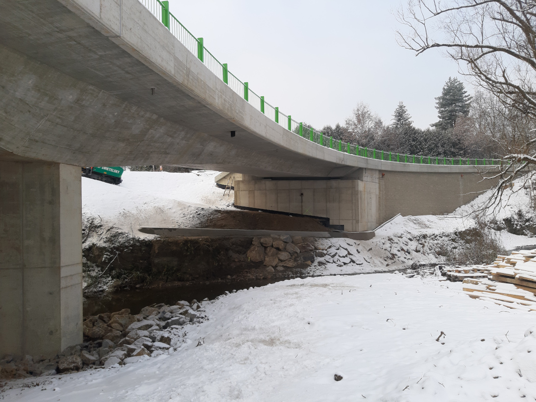 Silnice III/1354 – most přes říčku Smutná na úseku Bechyně–Radětice  - Straßen- und Brückenbau