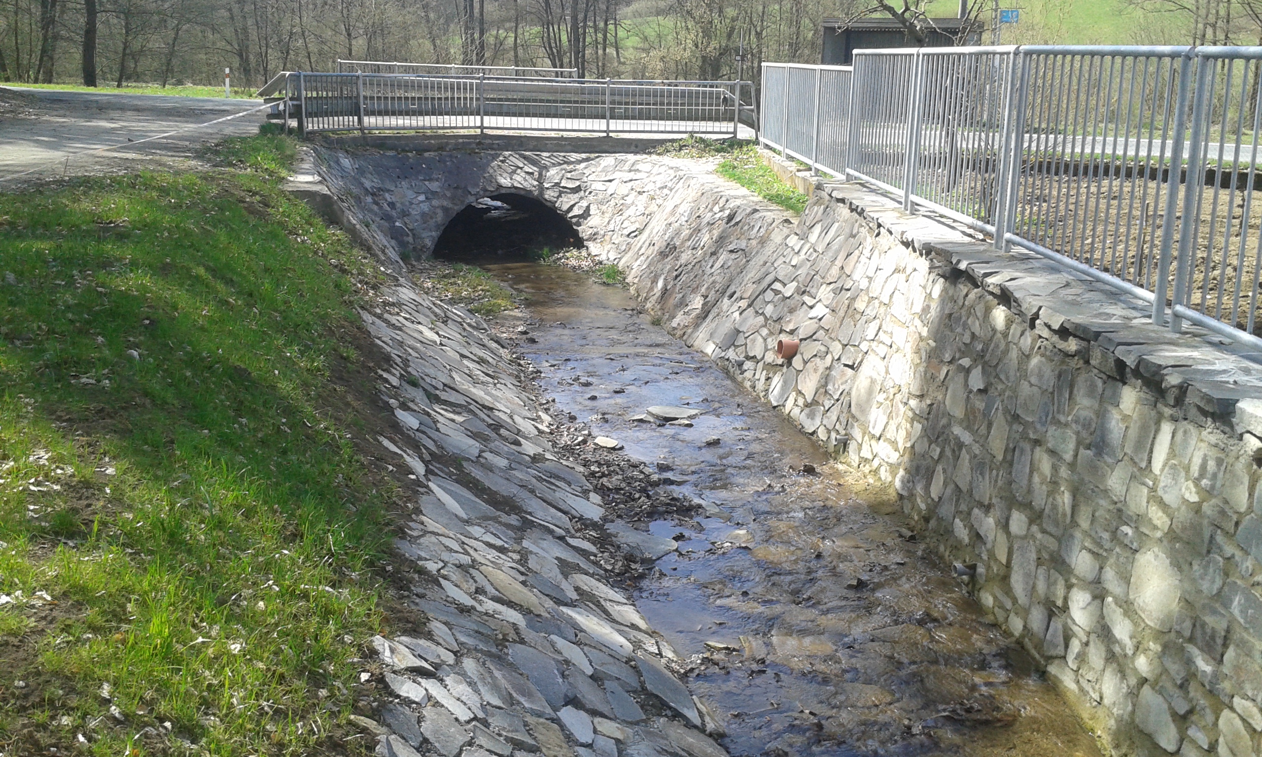 Žitná – Radiša, Rakovec, prehrádzka a stabilizácia koryta - Tiefbau