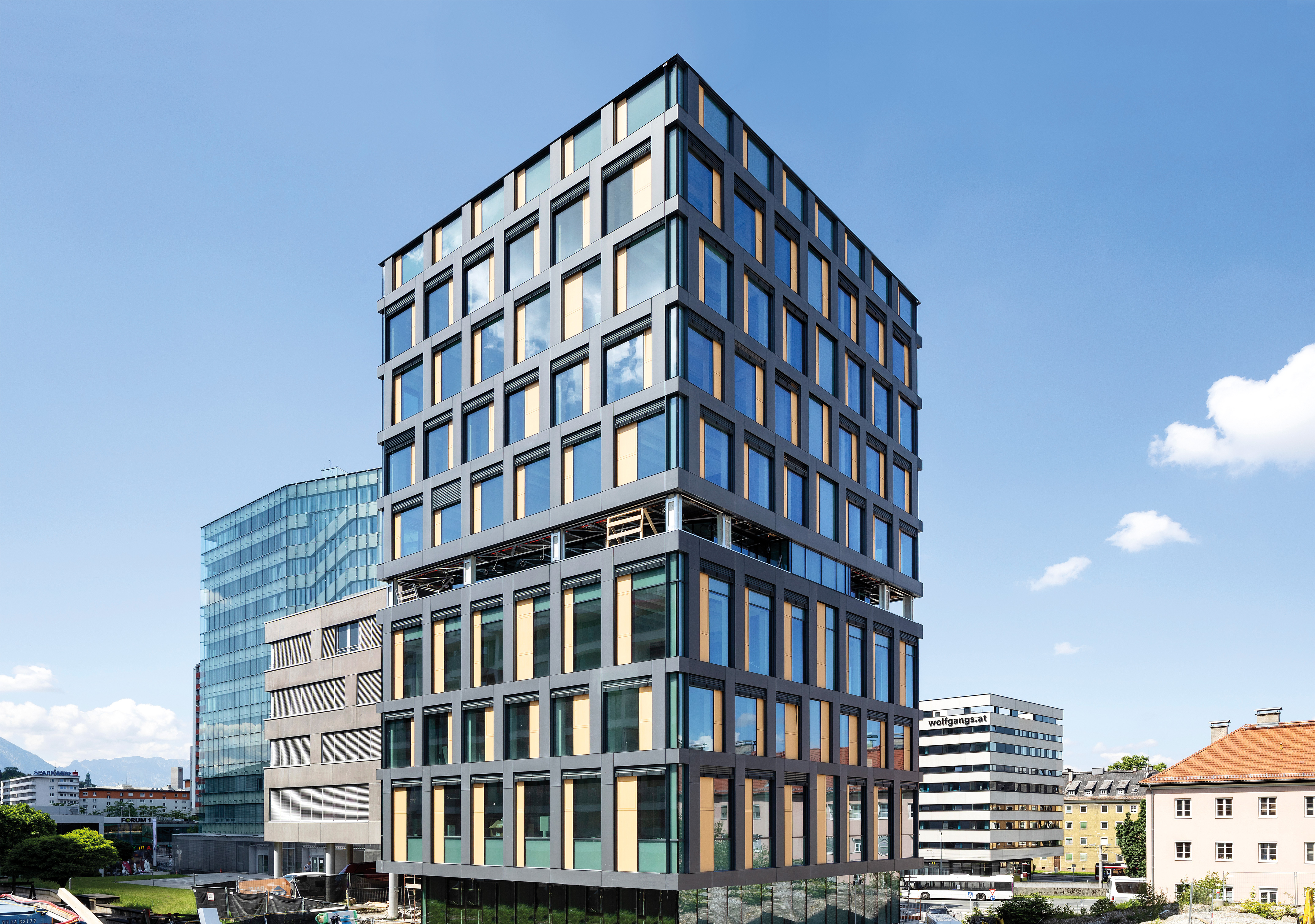 Bürogebäude der österreichischen Gesundheitskasse in Holz-/Hybridbauweise, Salzburg - Hochbau