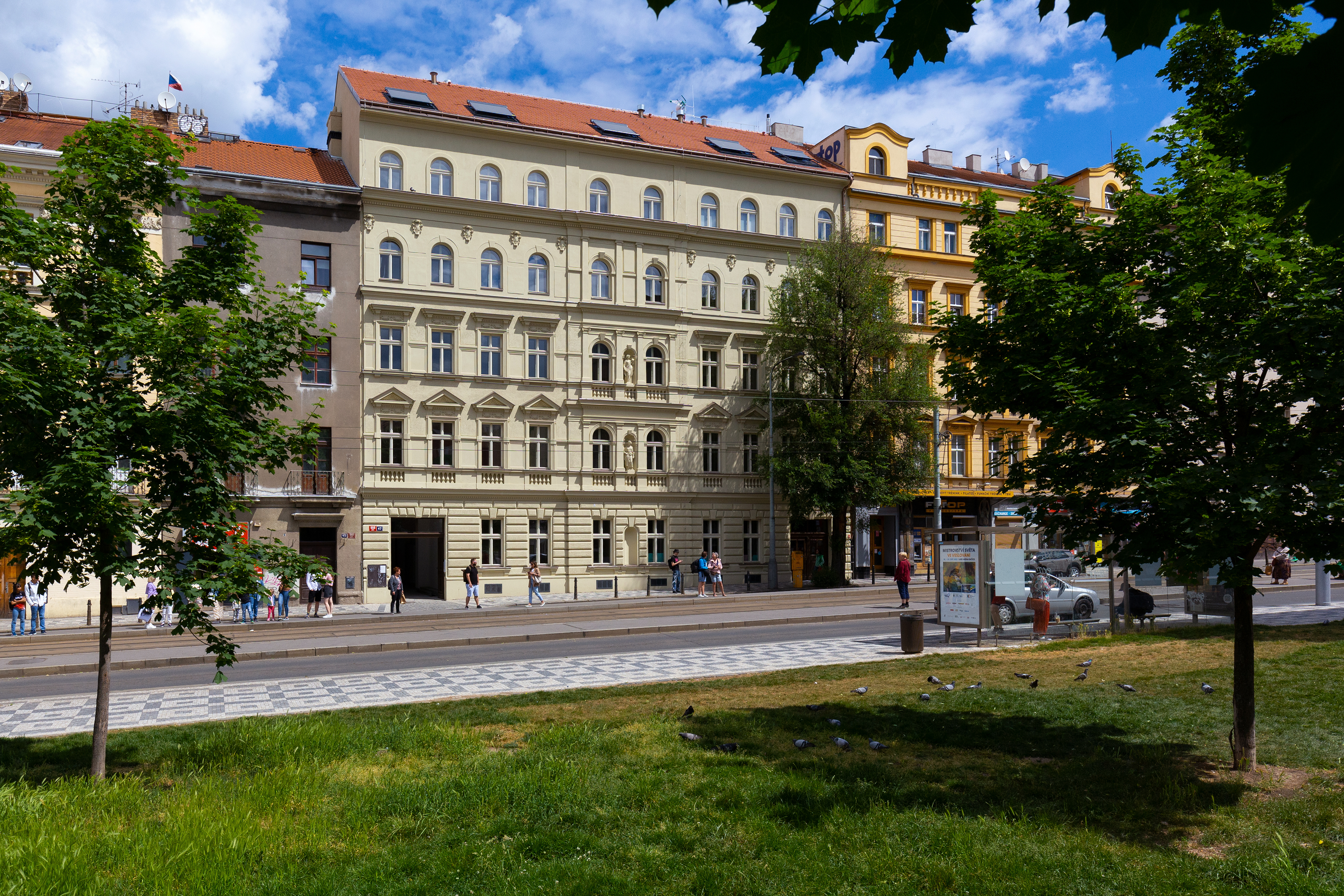 Rekonstrukce bytového domu - Praha, Seifertova  - Hochbau