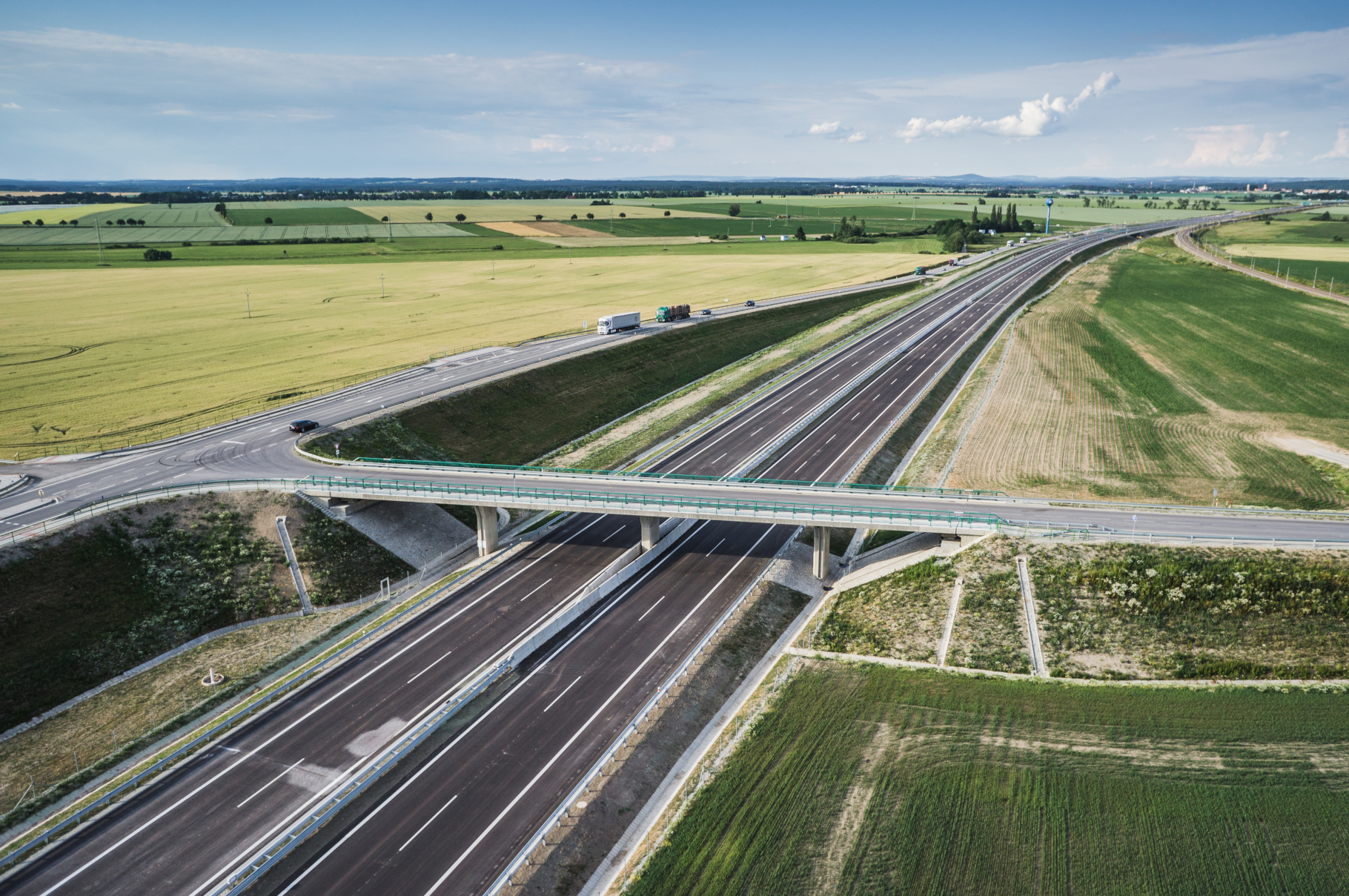 Dálnice D3 – výstavba úseku Bošilec–Ševětín - Straßen- und Brückenbau